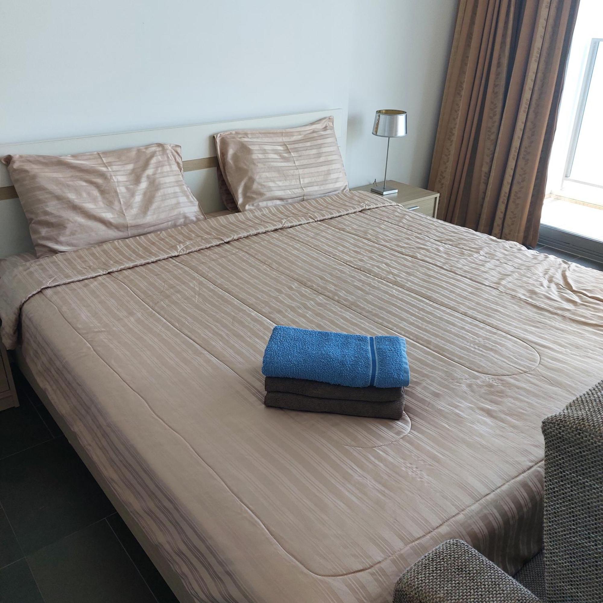 Sea View Apartment In Pattaya Exterior photo